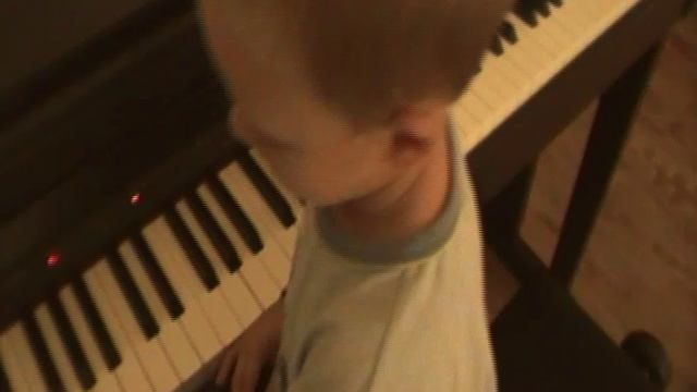 Саша репетирует