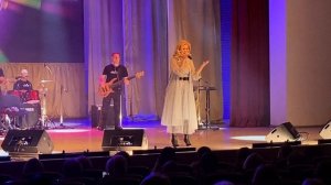 Вика Цыганова-сирени белые цветы.Концерт в Долгопрудном,февраль 2026 года