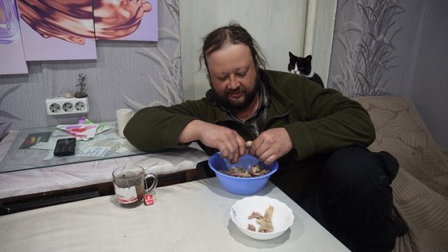 Вкусная бульонная курица для супа Вкусно кушаю её и оставляю кошкам ПОДВАЛ ИЛЬИЧА