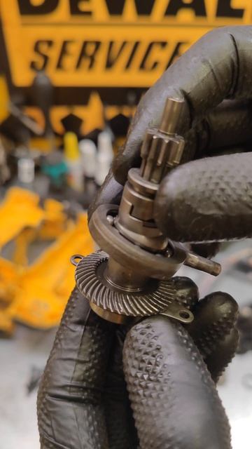 Страшный вой перфоратора DeWALT DCH172 а причина проста #tools #деволт #dewalt