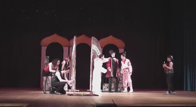 СПЕКТАКЛЬ: ПАЯЦ - ДО ТРЕТЬИХ ПЕТУХОВ (2009)