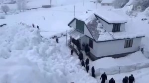 В Дагестане удалось вызволить из снежного плена женщину и семилетнего ребенка.