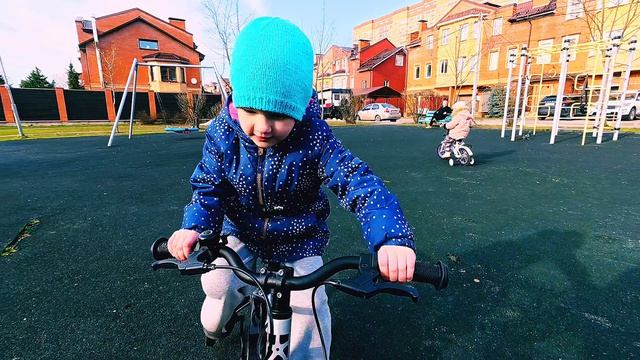 2026.04.12. Дети. Кино. Велосипеды.