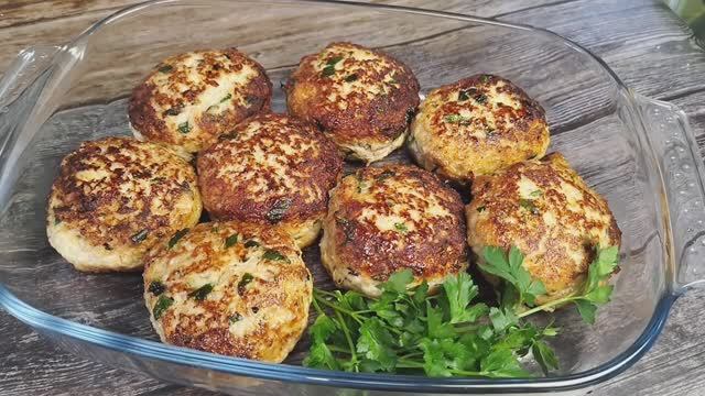 Рубленный стейк из фарша! Вкусно и просто, что хочется приготовить снова.