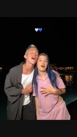 💙🤍