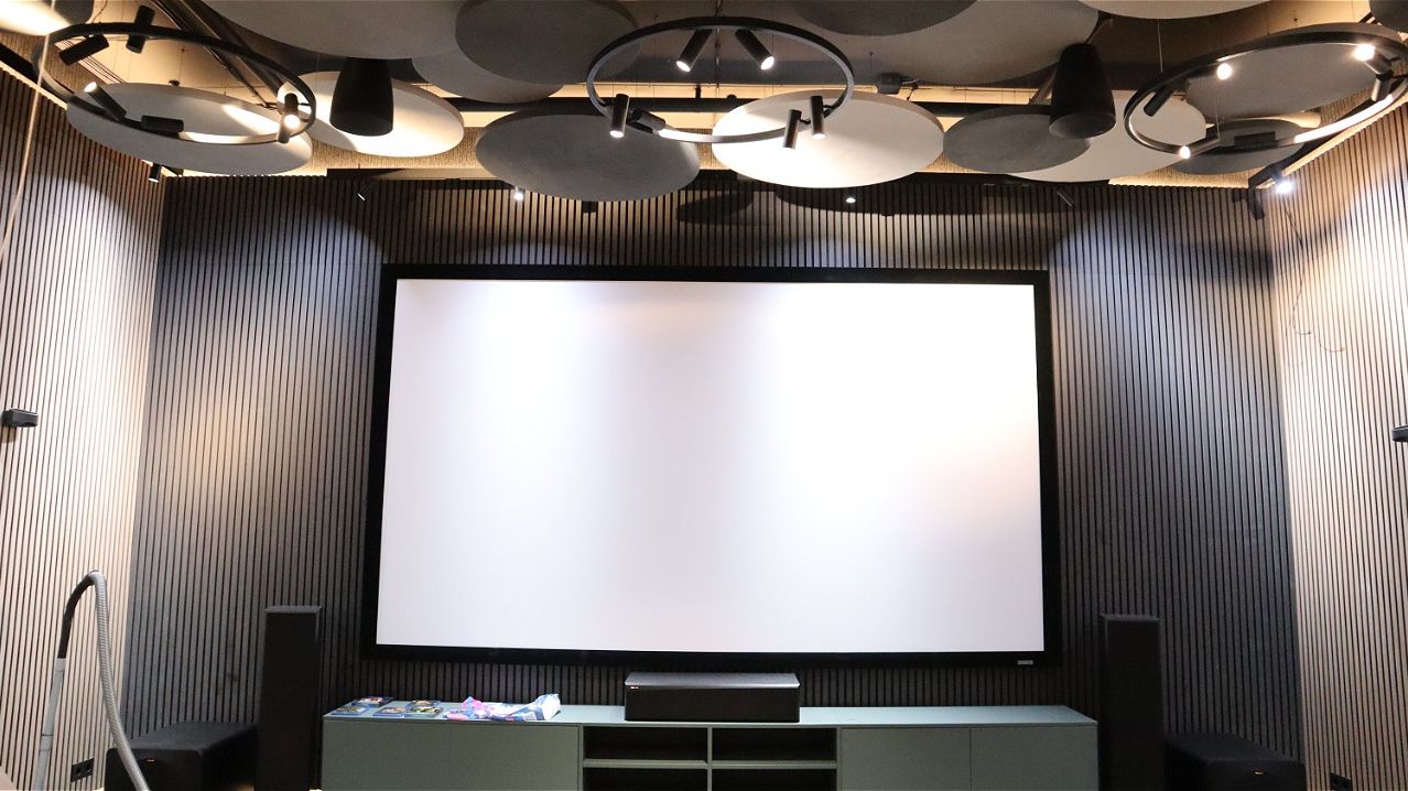 Караоке, кинозал, барабаны и релакс 🎬 🥁 🛋️