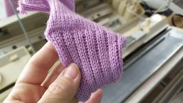 Доброе утро всем!!! Пробую вязать на машине носки!!! 13 апреля 2026 г.