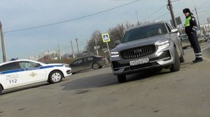 Один инспектор нарушения не видит, второй исправляет нарушение. КТО ИЗ НИХ ПРАВ