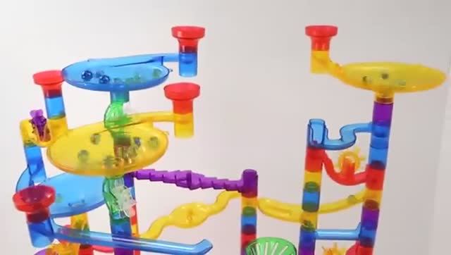 Мультики для детей и малышей. Мультики для детей . Мультик про шарики и конструктор.