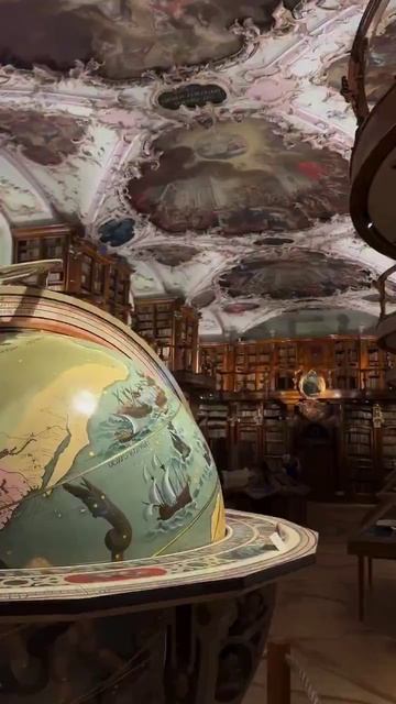 Архитектура где каждая деталь вырезана вручную