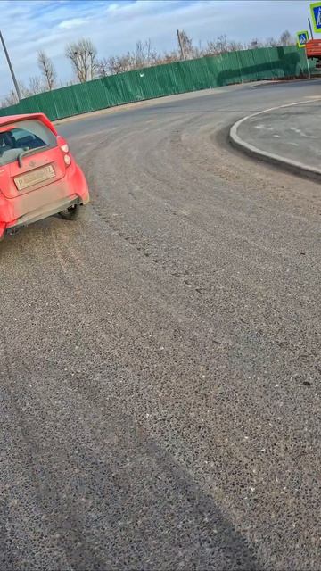 Острый дом оказывается не таким уж и острым, если смотреть так #велопоездка #велосипед #Тюмень