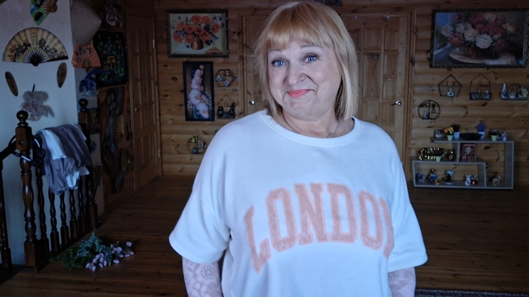 И снова безумный шоппинг!!!Накупила себе розовых кофточек...аж целых 5 штук!!!