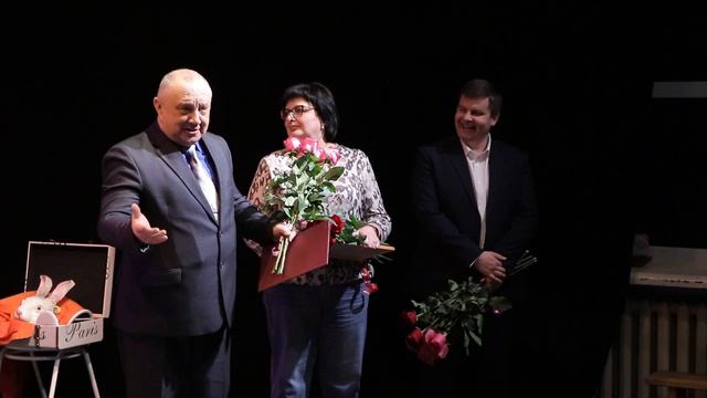 День театра