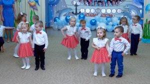 Малыши пришли и бойко поздравили выпускников - съёмка видео в саду, портфолио и цены в описании