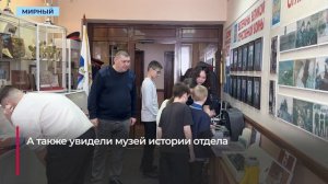 Дети сотрудников «АЛРОСА-Охрана» примерили бронежилеты мирнинских полицейских