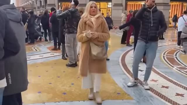 Уличная мода. Зимняя прогулка по самым модным улицам Милана