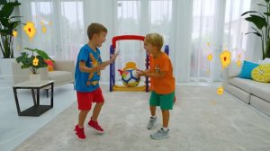 Дети и картонный самолет