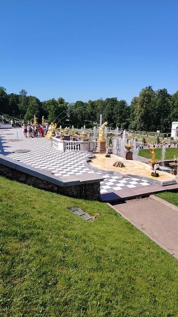 Петродворец. Обзорный вид с Площадки Грота большого каскада