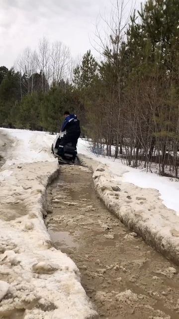 Снегоход буран.