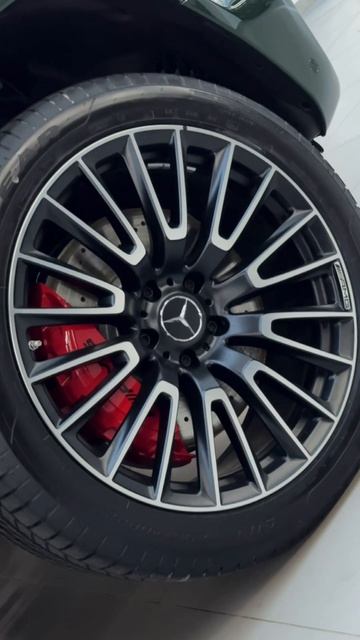 В продаже G63 AMG в заказном цвете Emerald Green!