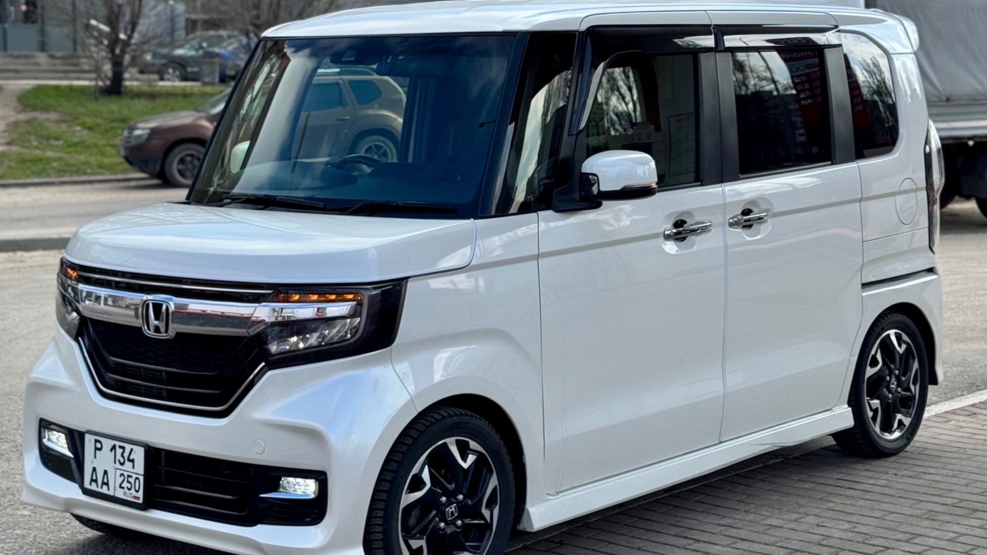 HONDA N-BOX CUSTOM TURBO 2017 смотреть онлайн
