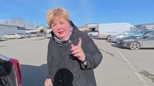 Приобрели нужные вещи для нашего мангала. Гуляем в праздник  в парке  Маяковского.