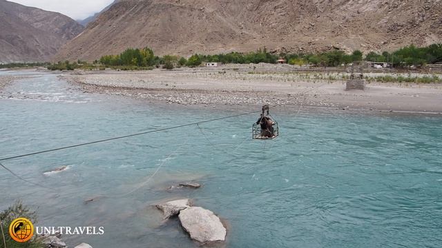 Пакистан: переправа через горную реку