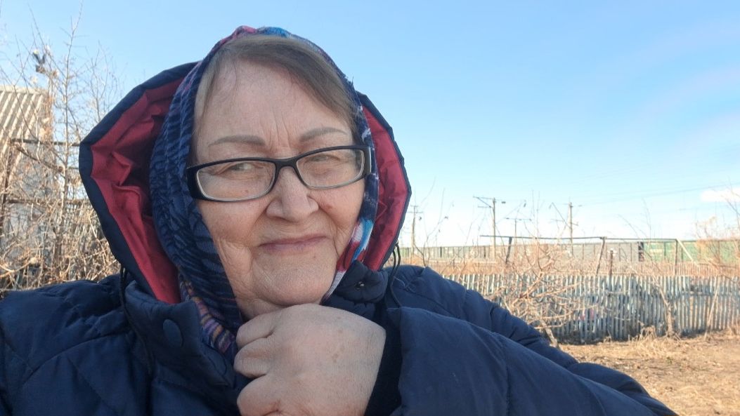 То работаем, то едим, то спим... так и день проходит.