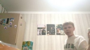 Миша кушает зефир и сушки