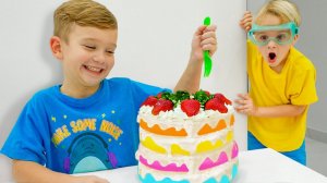 Дети играют с воздушными шарами и разыгрывают друг друга!