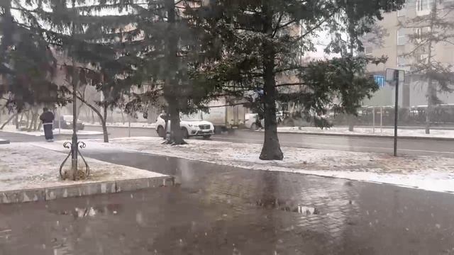 И пошёл снег !Со Светлой Пасхальной неделей.Красноярск