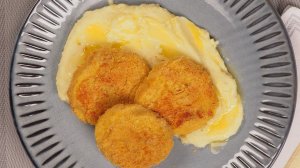 Простые котлеты из нута в панировке