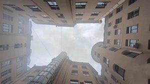 Чердак жилого здания загорелся на Невском проспекте в Петербурге: видео.