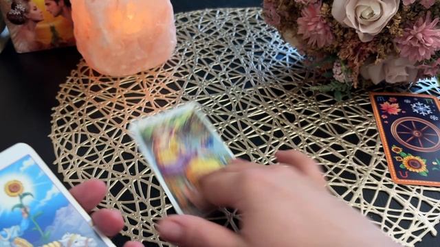 Каких отношений он хочет с тобой 🥰🙋♂️🍒Расклад по вариантам