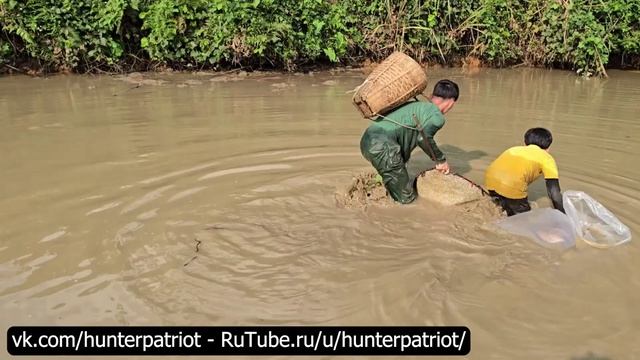 Ловля рыбы в высокогорье: осушили заброшенный пруд и выловили 20 кг крупного карпа на продажу!