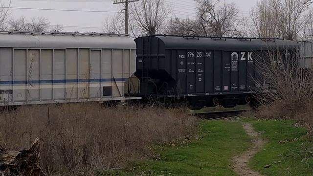 ViD - 20251121 - 140141. mp4.
2ТЭ25Км - 0151 с грузовым поездом .