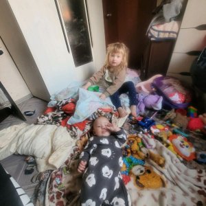 дома балуется