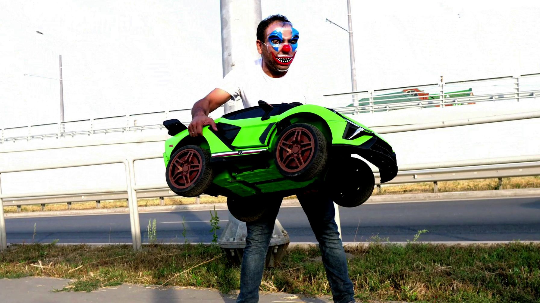 У Эрика украли машину