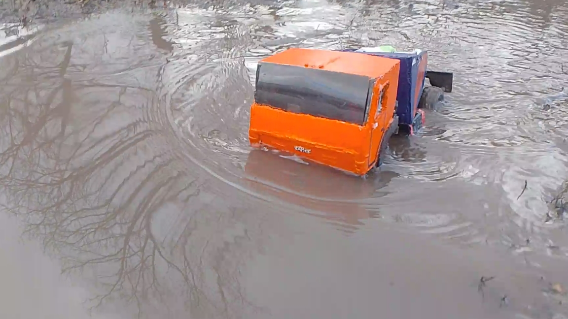 Камаз против тонны грязи.