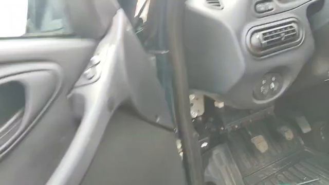 Установка дополнительной розетки в Нива Трэвел