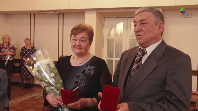 Три пары Лесного получили знак отличия 