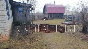 Карстовый провал, образовавшийся ночью у крыльца жилого дома, расширялся на глазах с гулом и шумом