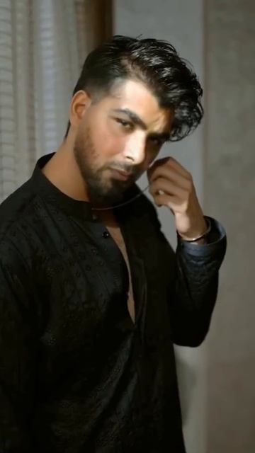 Красивый МУЖЧИНА  Красивый ПАРЕНЬ  ВИДЕО создаёт НЕЙРОСЕТЬ