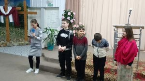 Детское представления в празднике Пасхи.