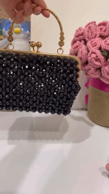 Как вам? 💗 #бисероплетение #сумкаизбусин #фермуар