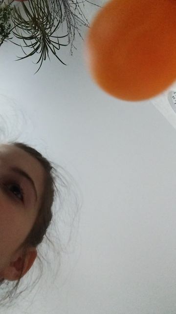 распаковка шоколадных яичек