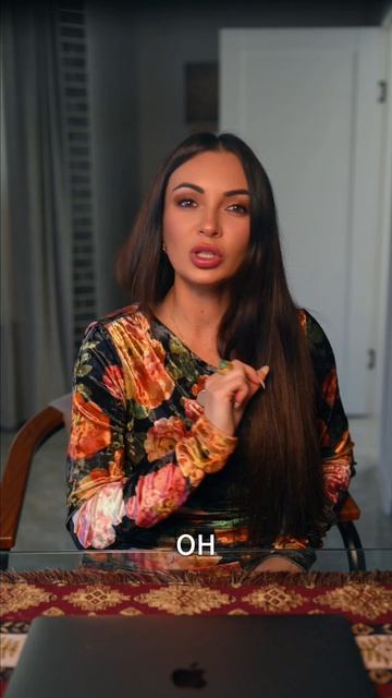 ИХ СЛУШАЮТ СРАЗУ  БЕЗ ЛИШНИХ СЛОВ