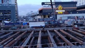 Панорама станции метро ЗИЛ Бирюлёвской линии из парка Тюфелева Роща