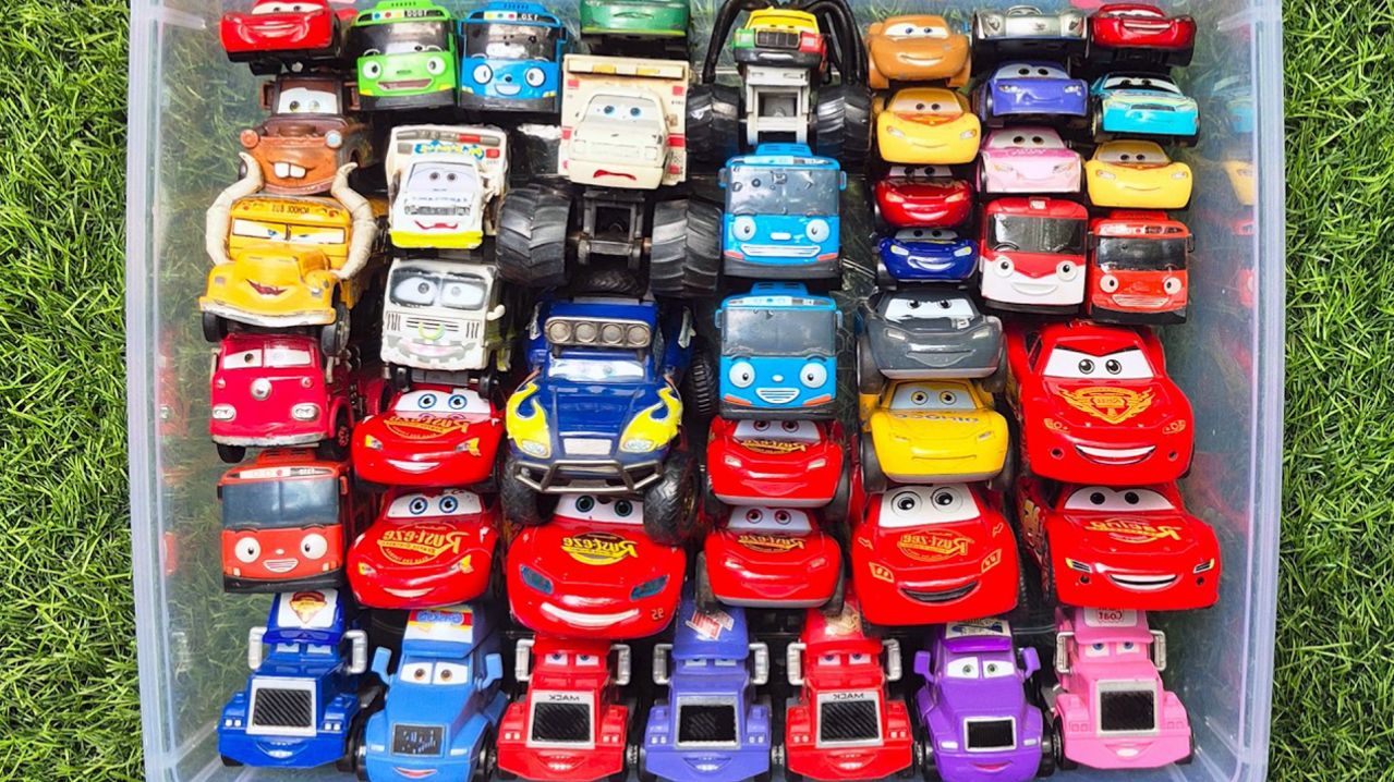 Мультики для детей. Машинки из коробки Весело едут в аквариум. Мультики малышам