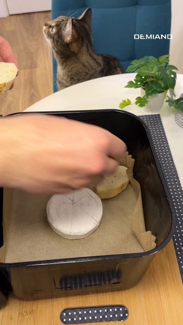 Бри с багетом 🥖